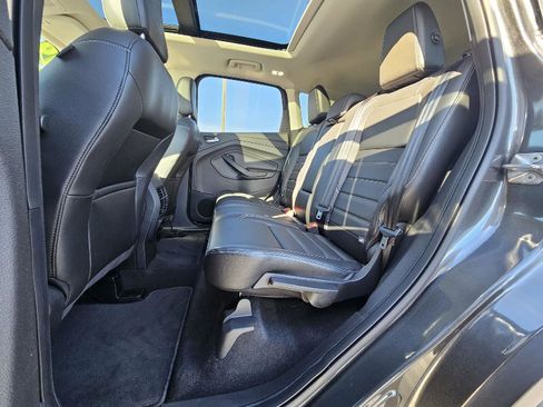 Used 2019 Ford Escape Titanium image 19