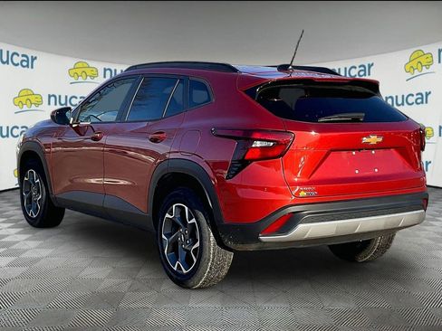 Used 2024 Chevrolet Trax LT w/ Driver Confidence Package image 4