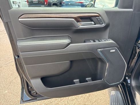 Used 2024 GMC Sierra 1500 Elevation w/ Elevation Premium Package AWD/4WD image 8