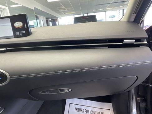 Used 2025 Genesis GV70 2.5T image 9