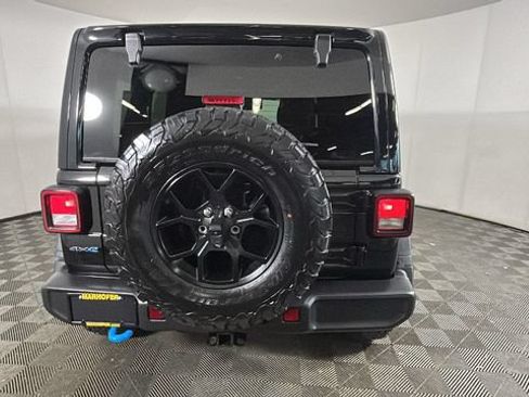 Used 2024 Jeep Wrangler Unlimited AWD/4WD image 3