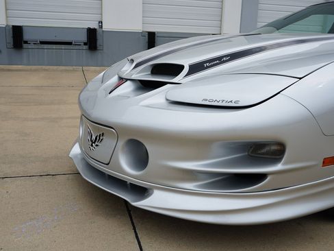 Used 2000 Pontiac Firebird Formula w/ Security Pkg image 23