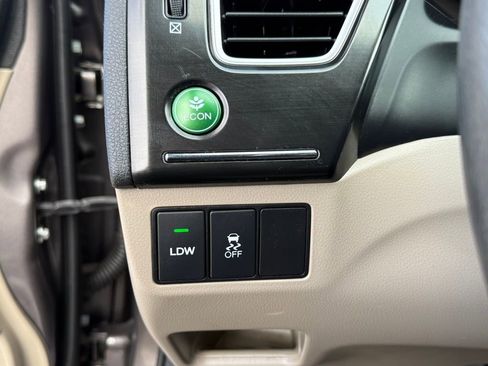 Used 2013 Honda Civic Hybrid Sedan image 26