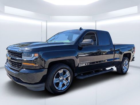 Used 2018 Chevrolet Silverado 1500 Custom w/ Custom Convenience Package image 7