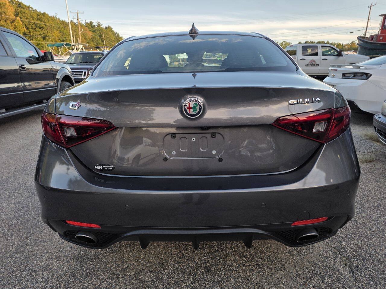 Used 2017 Alfa Romeo Giulia Ti w/ TI 19" Sport Package AWD/4WD image 14