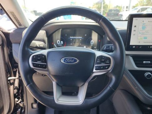 Used 2025 Ford Explorer Active RWD image 26