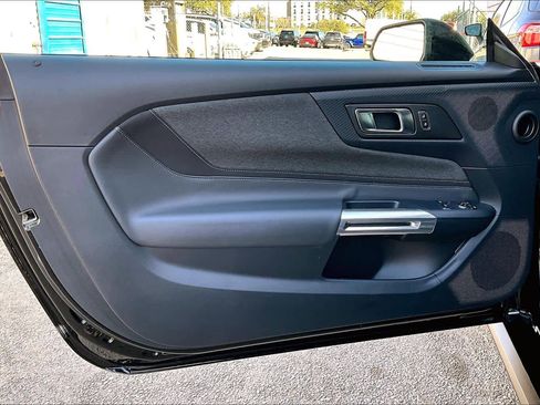 Used 2025 Ford Mustang Coupe image 22