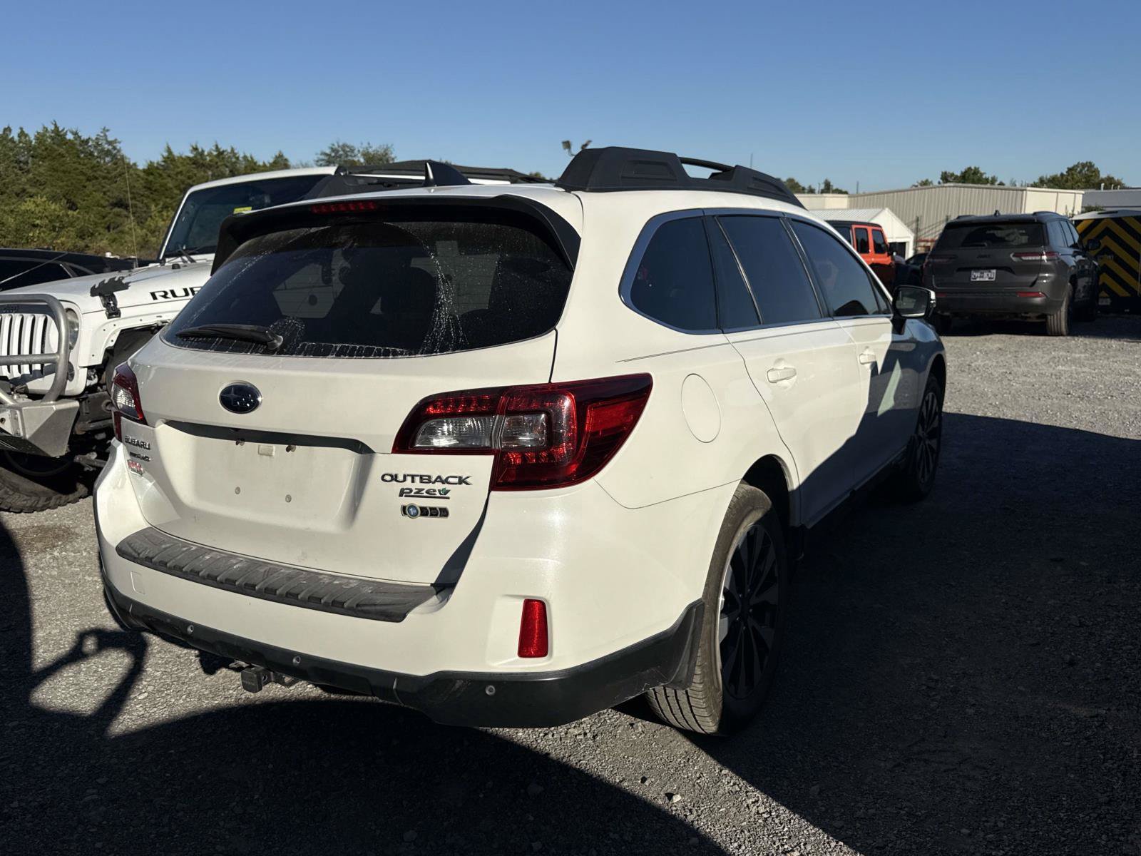 Used 2017 Subaru Outback 2.5i Limited AWD/4WD image 4