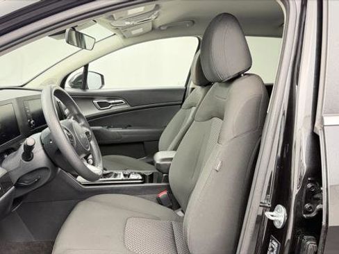 Used 2024 Kia Sportage LX image 13