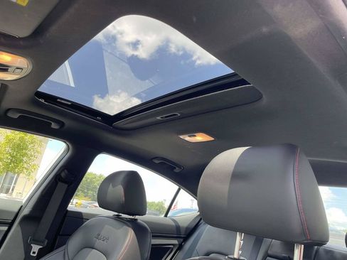 Used 2018 Hyundai Elantra Sport FWD image 16