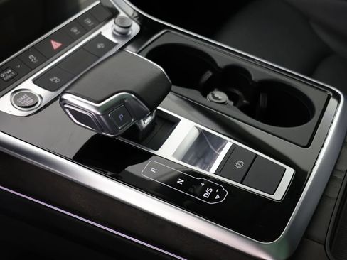 Used 2022 Audi Q8 Premium Plus AWD/4WD image 6