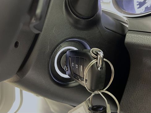 Used 2022 Toyota Camry SE image 23