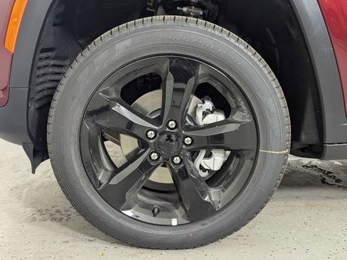 New 2025 Jeep Grand Cherokee Limited w/ Luxury Tech Group II image 11