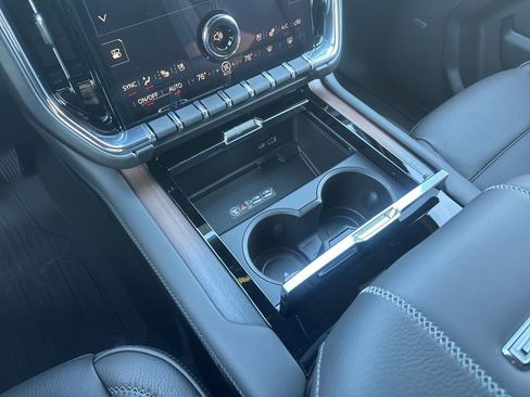 New 2026 GMC Yukon Denali w/ Denali Reserve Package AWD/4WD image 36