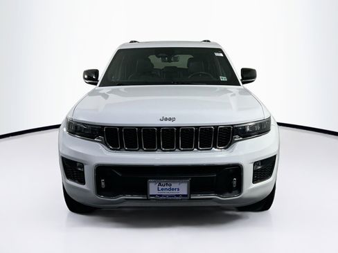 Used 2022 Jeep Grand Cherokee Overland w/ Luxury Tech Group IV AWD/4WD image 2