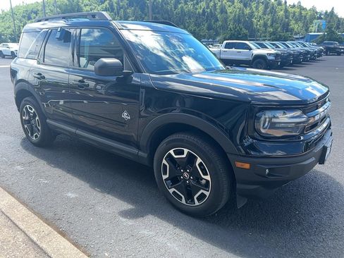 Used 2023 Ford Bronco Sport Outer Banks w/ Tech Package AWD/4WD image 3