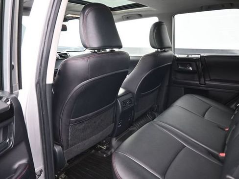 Used 2018 Toyota 4Runner TRD Off-Road Premium AWD/4WD image 2