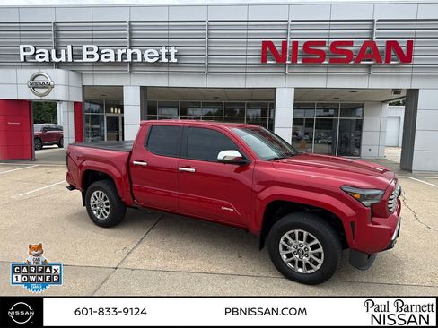 Used 2025 Toyota Tacoma Limited AWD/4WD image 5