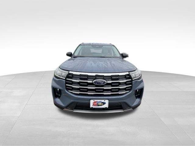 Used 2026 Ford Explorer Active w/ Active Comfort Package AWD/4WD image 3