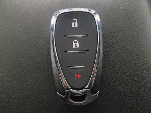 Used 2020 Chevrolet Equinox LT w/ LPO, Floor Liner Package FWD image 32