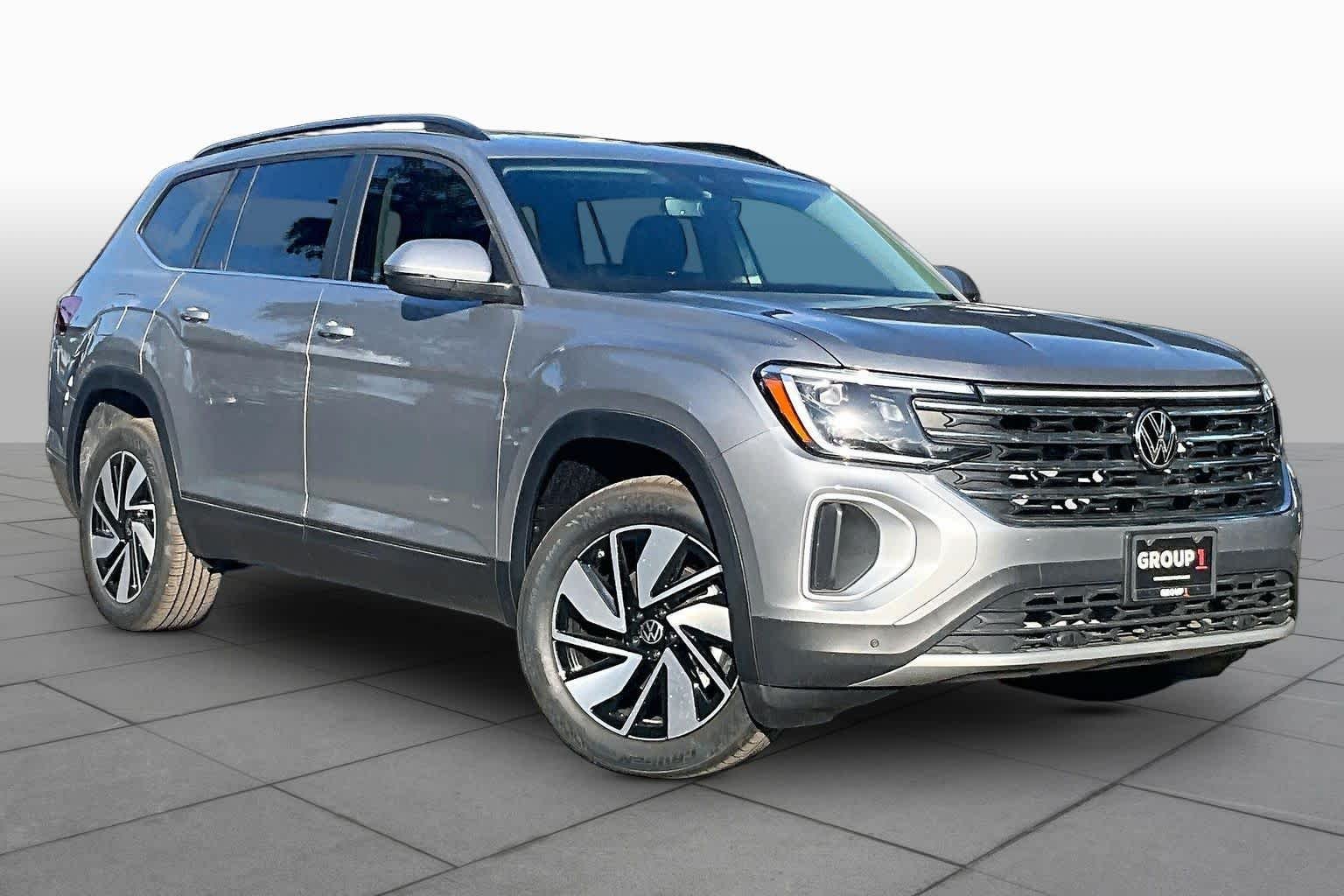 New 2026 Volkswagen Atlas SE FWD image 2
