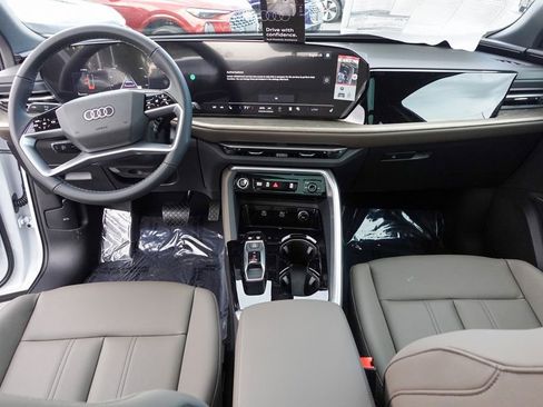 New 2025 Audi Q5 Premium image 24