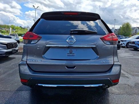 Used 2018 Nissan Rogue SV w/ Sun & Sound Touring Package AWD/4WD image 7
