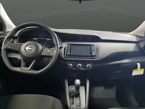 New 2025 Nissan Kicks Play S image 5