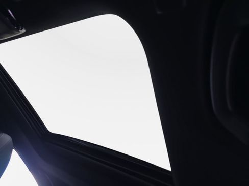 Used 2023 BMW 330i Sedan w/ M Sport Package image 26