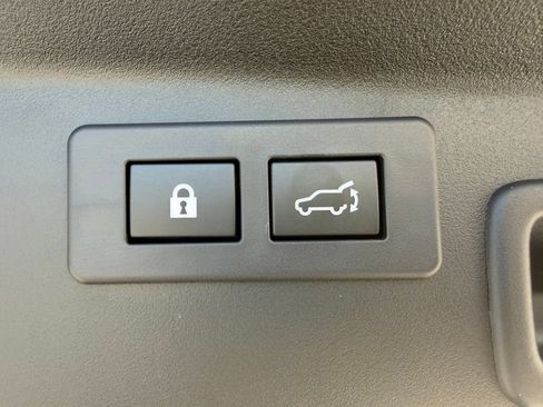 Used 2026 Subaru Outback Premium AWD/4WD image 31