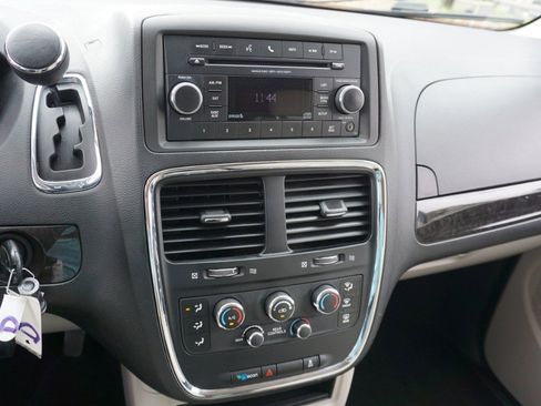 Used 2013 Dodge Grand Caravan SE image 15