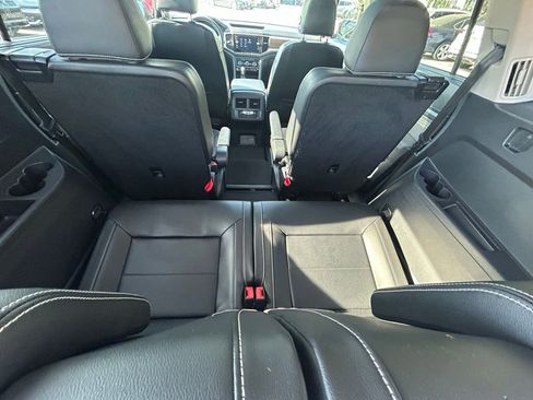 Used 2022 Volkswagen Atlas SE w/ Panoramic Sunroof Package image 42