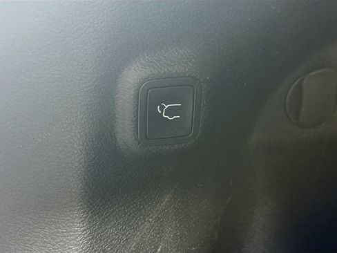 Used 2020 Jeep Cherokee Limited AWD/4WD image 29