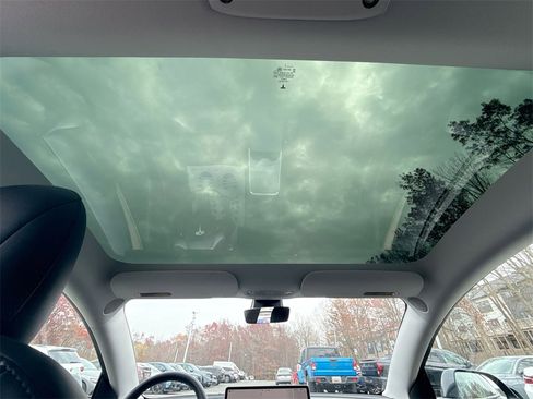 Used 2022 Tesla Model 3 Performance image 16