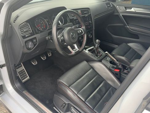 Used 2019 Volkswagen Golf 4-Door FWD image 12
