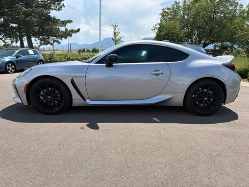 Used 2025 Toyota GR86 Premium w/ ALL Weather Mat Package (TMS) RWD image 4
