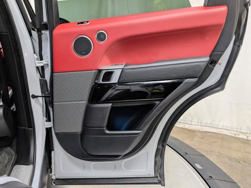 Used 2020 Land Rover Range Rover Sport SVR image 23