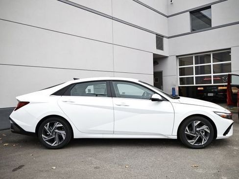 New 2026 Hyundai Elantra Limited image 3