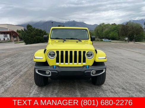 Used 2022 Jeep Wrangler Unlimited Sahara w/ Cold Weather Group AWD/4WD image 8