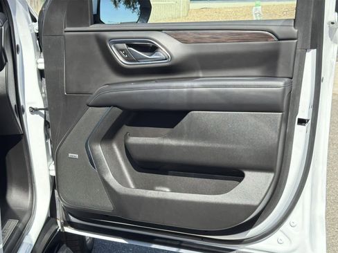 Used 2021 Chevrolet Tahoe LT image 36