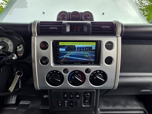 Used 2007 Toyota FJ Cruiser 4WD image 18
