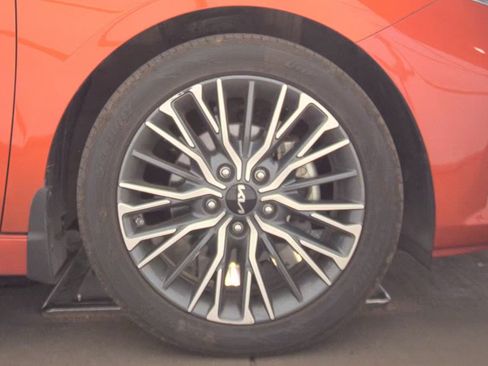 Used 2023 Kia Forte GT-Line w/ GT-Line Premium Package FWD image 17