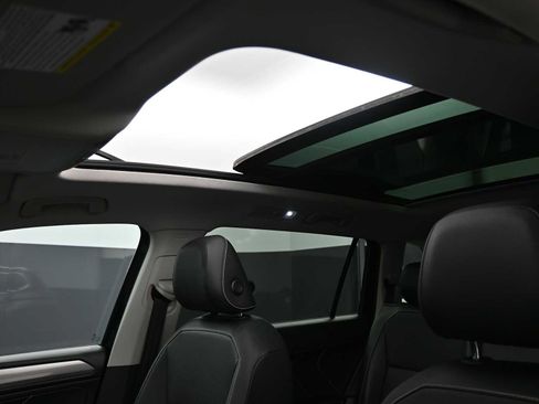 Used 2023 Volkswagen Tiguan SE image 26