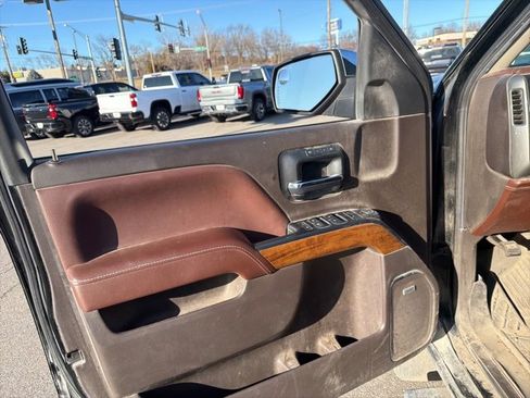 Used 2018 Chevrolet Silverado 1500 High Country image 47