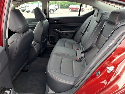 Used 2024 Nissan Altima 2.5 SR w/ SR Premium Package AWD/4WD image 10