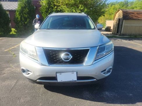 Used 2015 Nissan Pathfinder SL w/ SL Tech Package AWD/4WD image 2