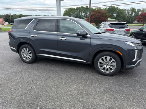 Used 2024 Hyundai Palisade SEL FWD image 4