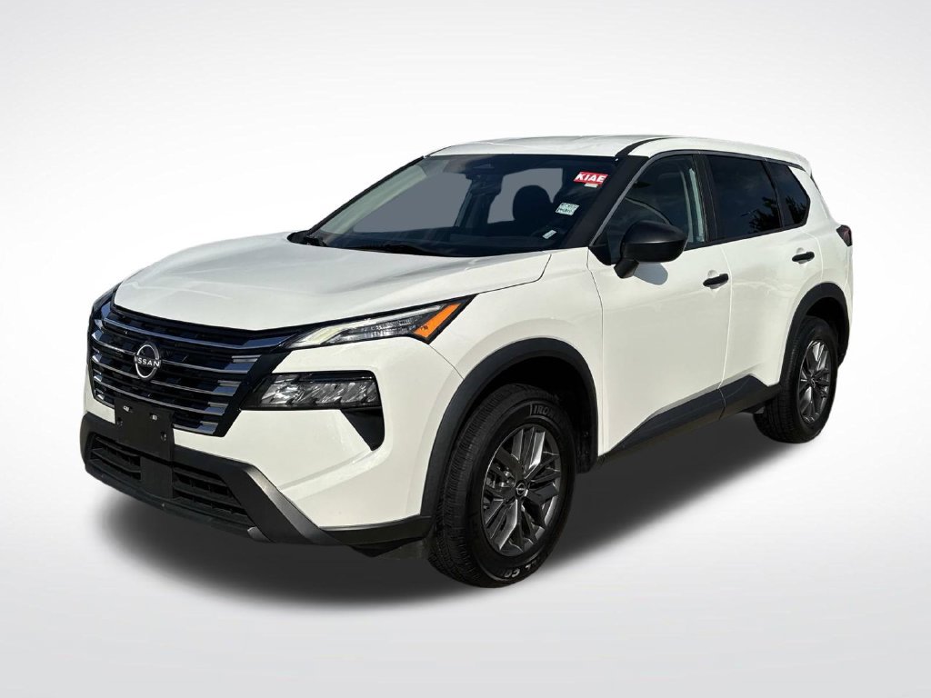Used 2024 Nissan Rogue S FWD image 3