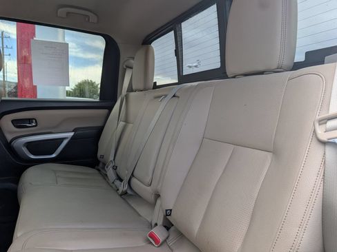 Used 2016 Nissan Titan SL AWD/4WD image 9