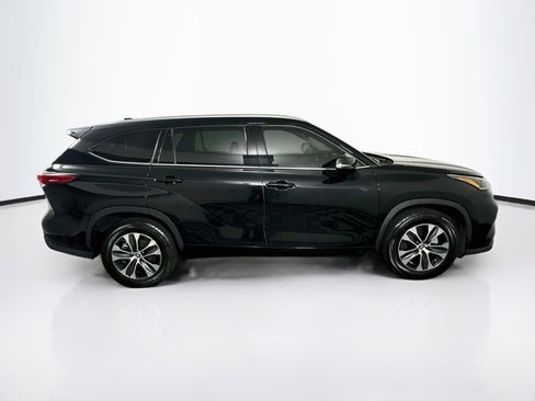 Used 2021 Toyota Highlander XLE FWD image 10